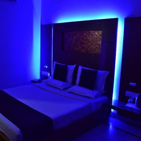 Hotel Basera Brij Bhoomi Вріндаван Екстер'єр фото