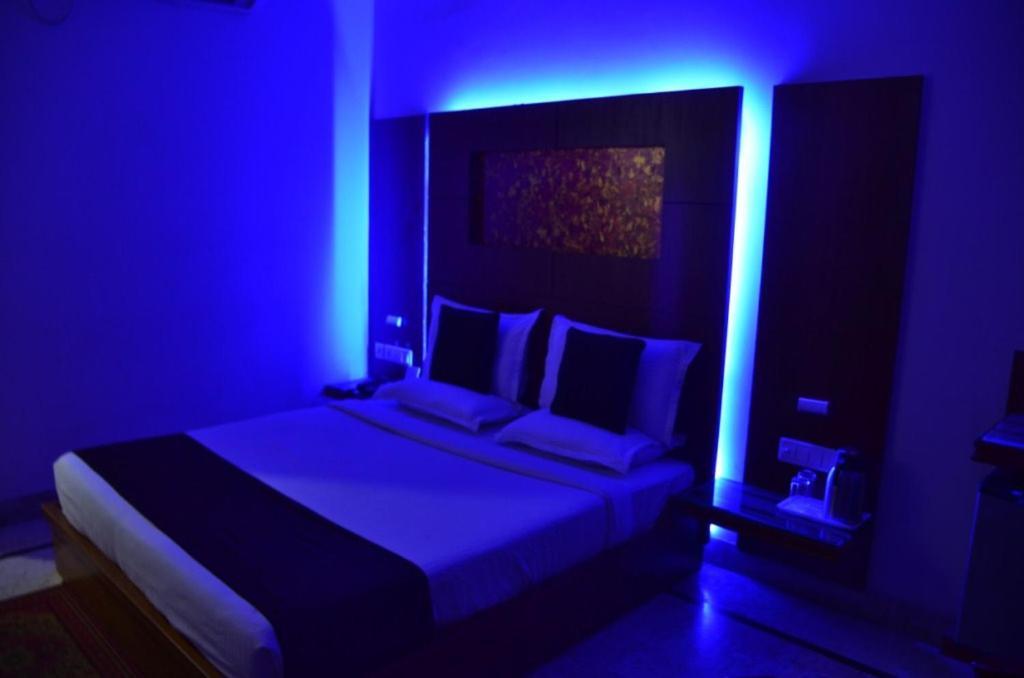 Hotel Basera Brij Bhoomi Вріндаван Екстер'єр фото