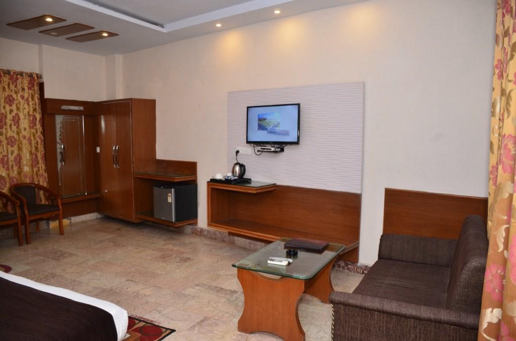 Hotel Basera Brij Bhoomi Вріндаван Екстер'єр фото